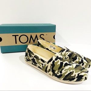 New TOMS Alpargata Slip On Shoes Olive Green Camo Print 8
